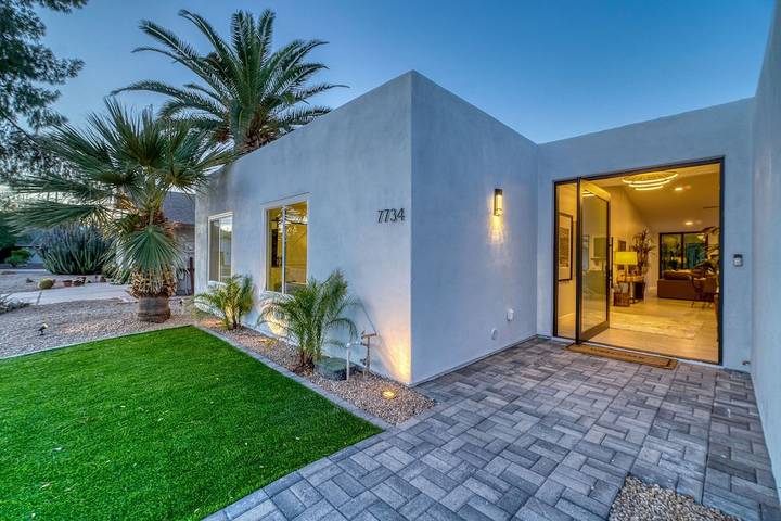 Villa for 12 people, with pool and yard in Scottsdale