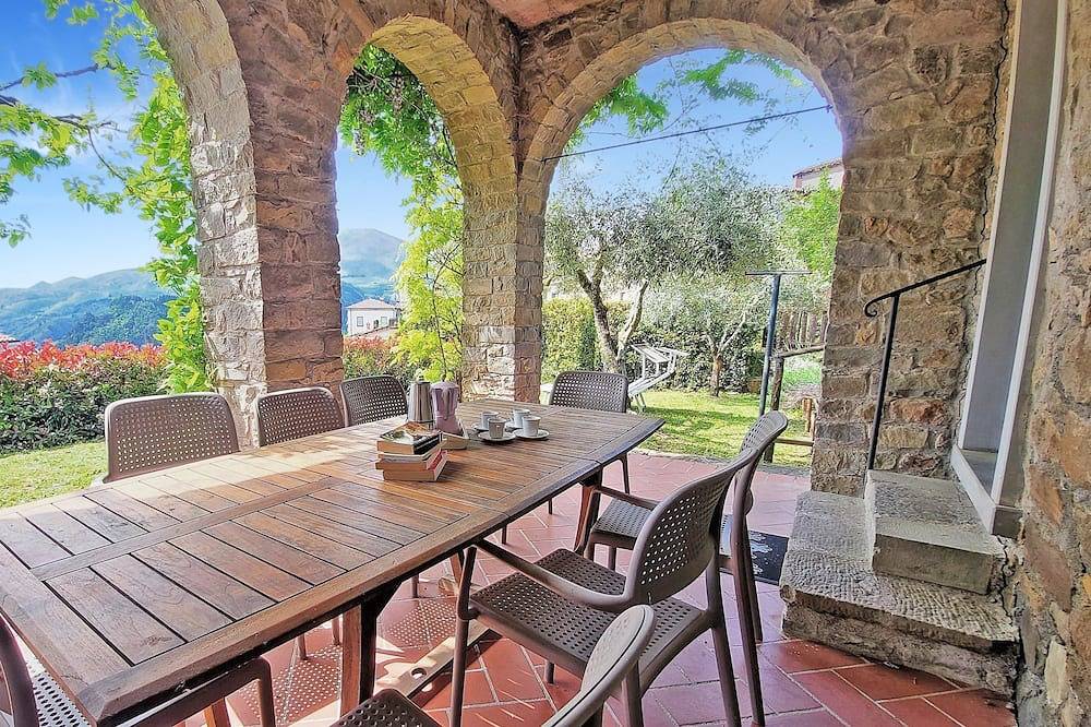 Steinhaus mit schöner Loggia,privatem Pool, zu Fuß erreichbare Einrichtungen in San Romano in Garfagnana, Garfagnana
