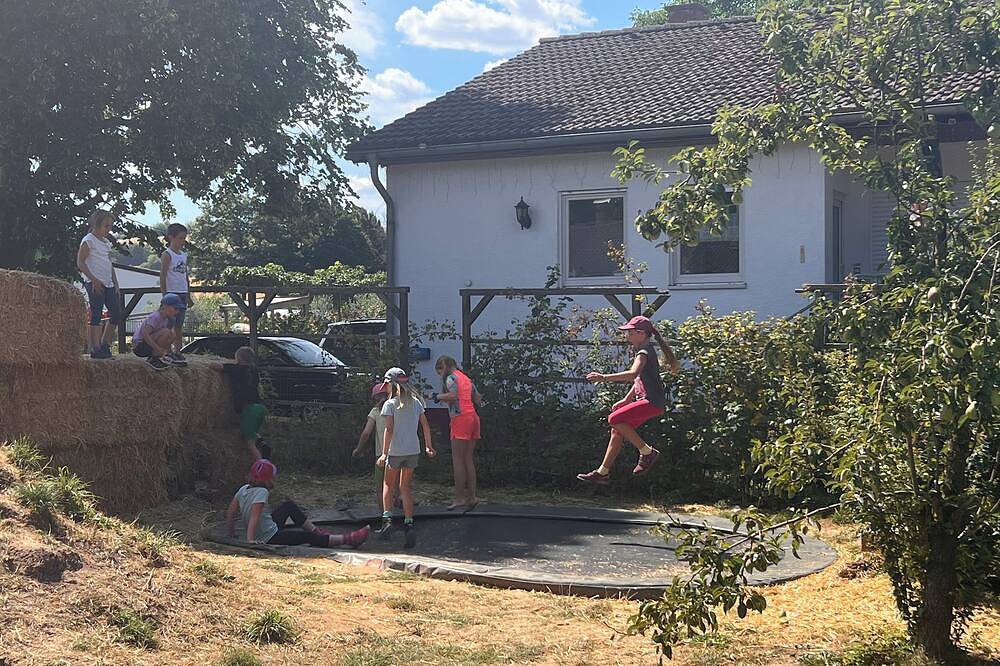 Geheel appartement, Vacations on the farm - centrally located, cozy vacation apartment in the countryside in Hünfelden, Taunus