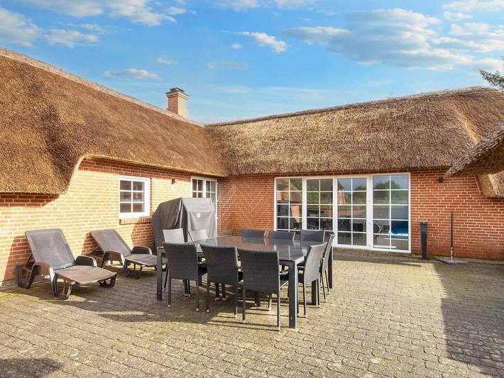 Ferienhaus für 12 Personen, mit Terrasse und Pool sowie Whirlpool, mit Haustier in Vester Husby - 2