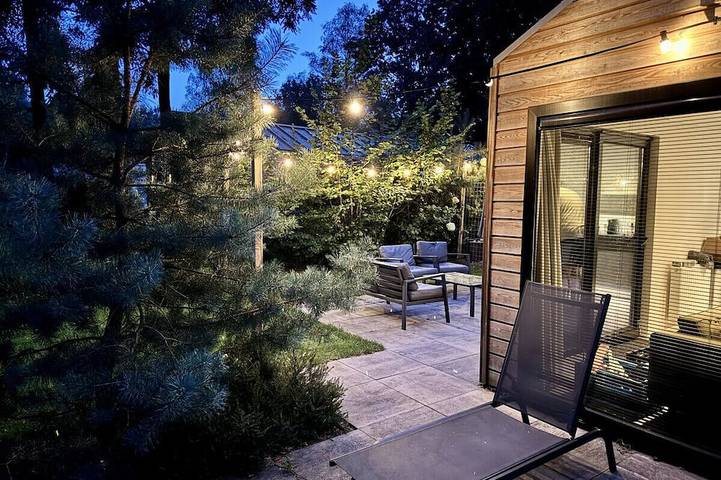 Vakantiewoning voor 2 personen, with tuin and zwembad as well as sauna and whirlpool in Arnhem