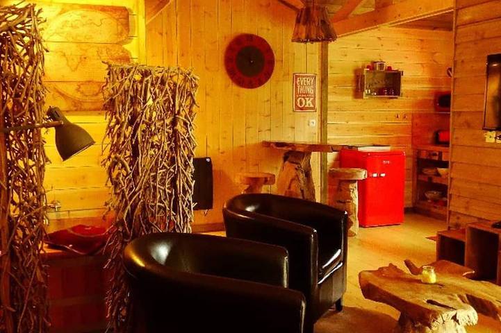 Gîte pour 2 personnes, avec Terrasse à Suzy