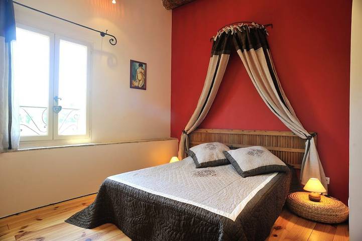 Location de vacances pour 4 personnes, avec piscine et jardin à Grans - 2