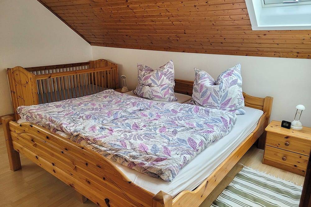 Ganze Wohnung, Gemütliche Ferienwohnung mit überdachter Terrasse in Schönau a.d.Brend, Rhön-Bayern