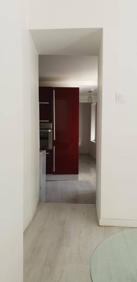 Appartement entier, Two-Bedroom Apartment in Pont-de-Chéruy, Région de Vienne