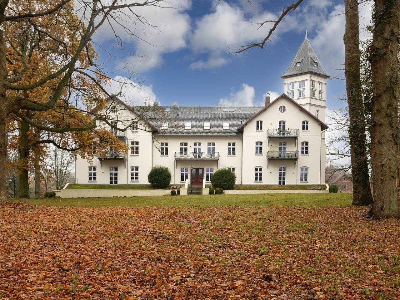 Schloss Hohen Niendorf bei Kühlungsborn, Kamin & Sauna in Hohen Niendorf, Bastorf