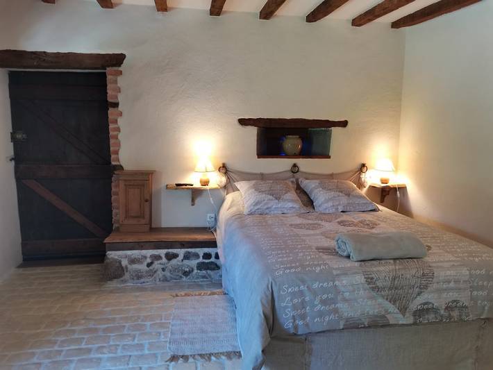 Chambre d’hôte pour 2 personnes, avec Jacuzzi et Terrasse ainsi que Jardin et Sauna