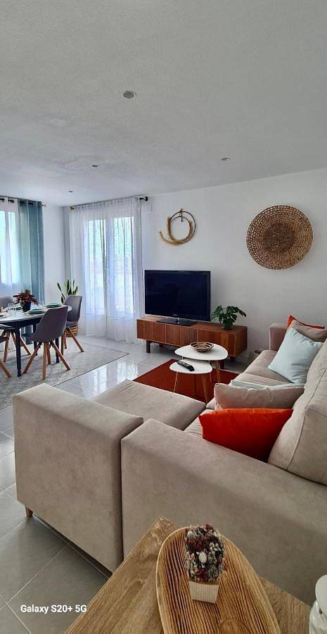 Apartamento de vacaciones para 3 personas, con terraza además de vistas y piscina, Se admiten mascotas - 1