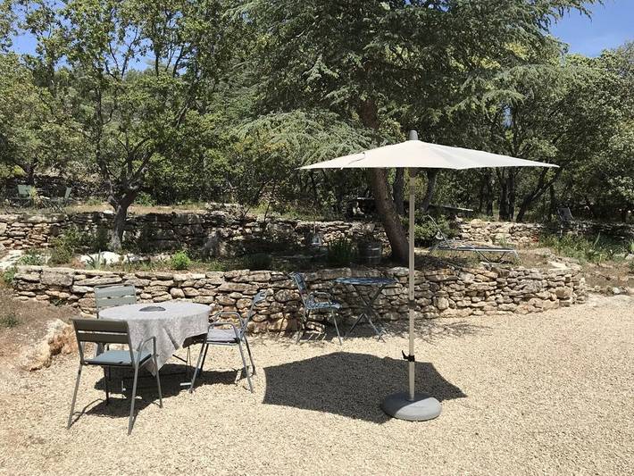 Location de vacances pour 4 personnes, avec piscine ainsi que terrasse et jardin à Cabrières-d'Avignon - 4