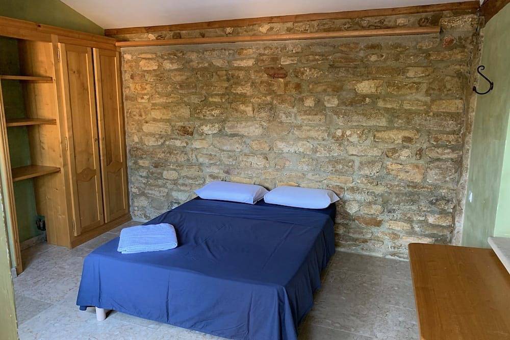 Xixth century country house amidst vineyards and olive groves in Piégon, Nyons region