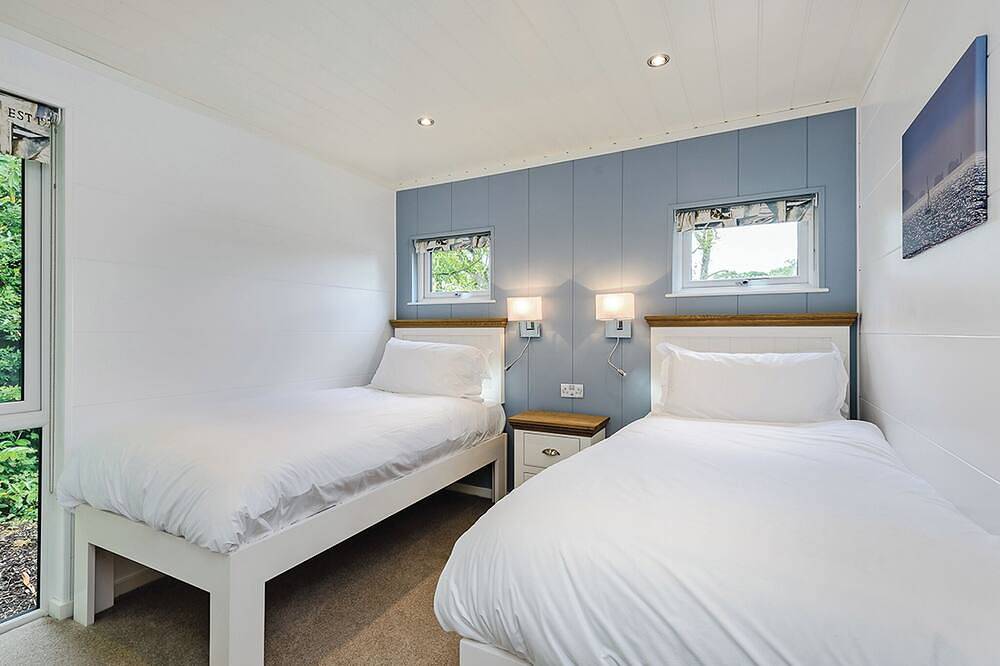 2 bedroom accommodation in Wootton Bridge, Nr Cowes in Wootton Bridge, Isle of Wight