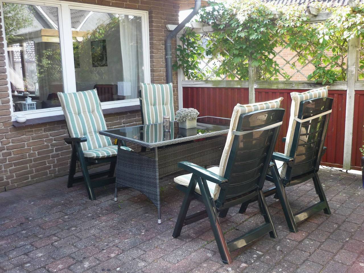 Ganze Ferienwohnung, Kiara: Fewo mit Terrasse, 2 Schlaf- und großem Wohnzimmer - Ferienwohnung Kiara in Handewitt, Grünes Binnenland