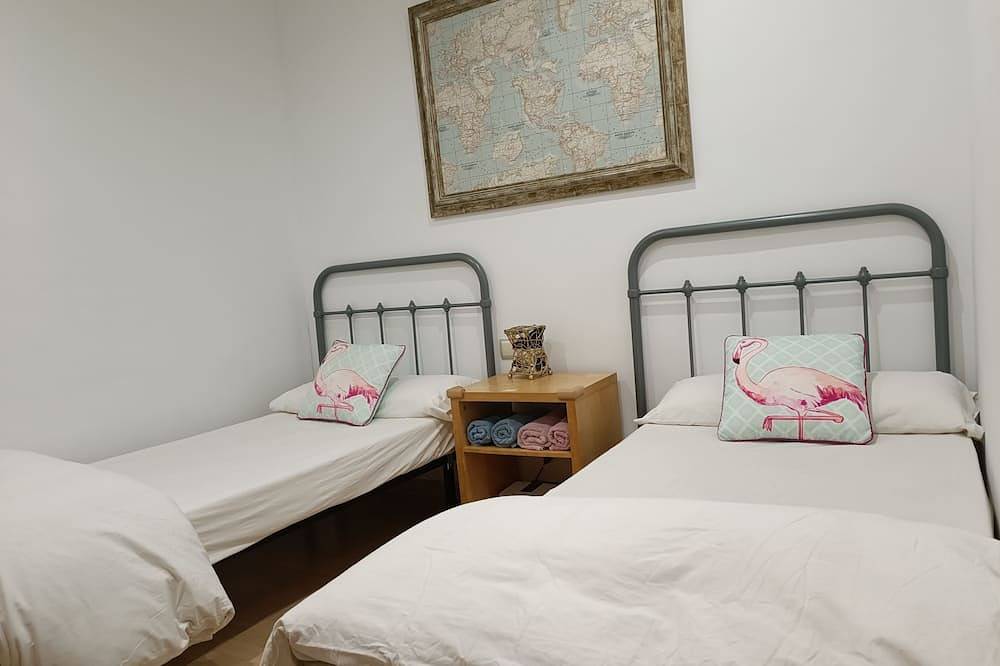 Entire apartment, Bcn. Sants-Wifi free-Parking in Barcelona Centre, Barcelona