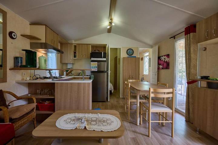 Gîte pour 6 personnes, avec Terrasse et Jardin à Paule