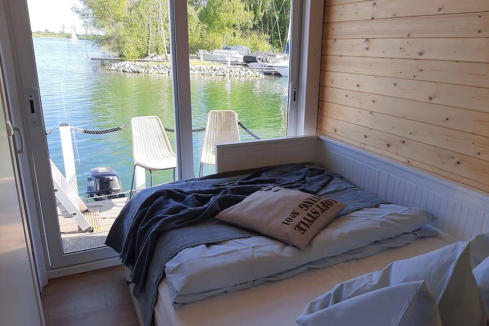 Hausboot - Urlaub .... wo der Frosch ins Wasser springt. in Röbel, Müritz