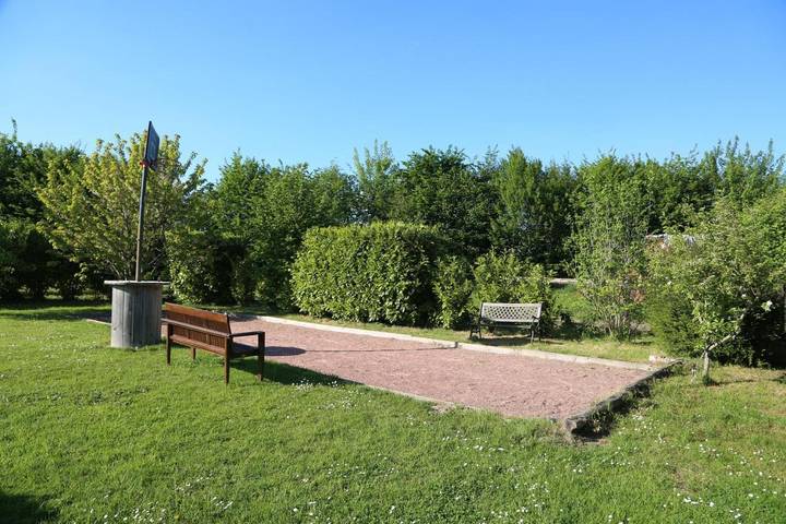 Location de vacances pour 8 personnes, avec Terrasse ainsi que Jardin et Vue à Saint-Gatien-des-Bois - 4