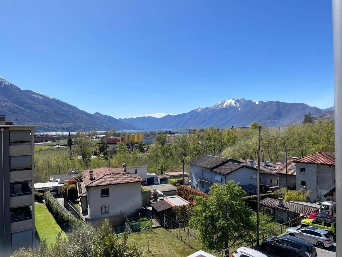 Standard Single Room with Shared Bathroom in Gordola, Tessiner Alpen