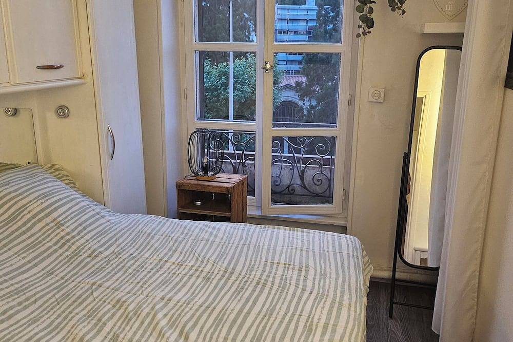 Ganze Wohnung, Apartment facing the Royat thermal baths in Royat, Regionaler Naturpark Volcans d'Auvergne