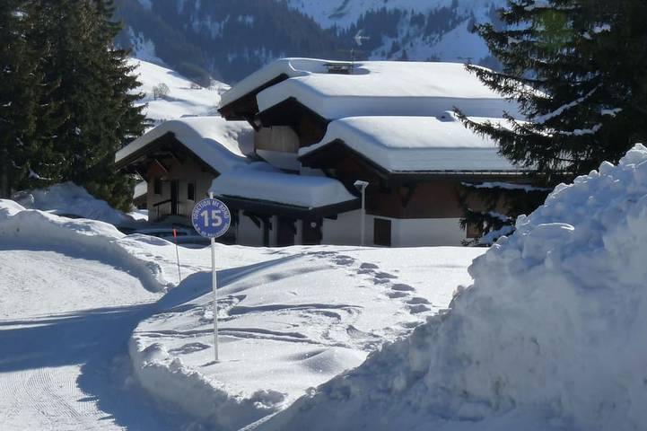 Ganze Wohnung, Abfahrt auf Skiern, Südterrasse, Panorama atemberaubend !! in Notre-Dame-de-Bellecombe, Albertville und Umgebung
