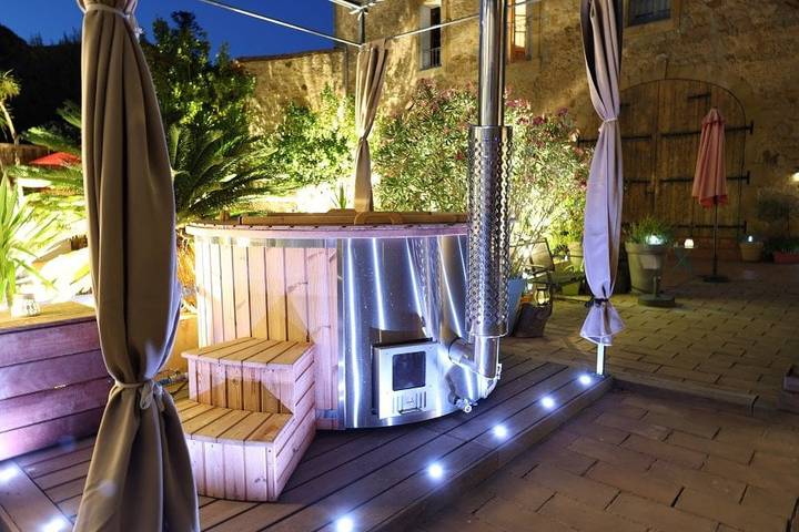 Chambre d’hôte pour 4 personnes, avec jacuzzi et piscine ainsi que sauna et jardin dans l' Hérault - 2