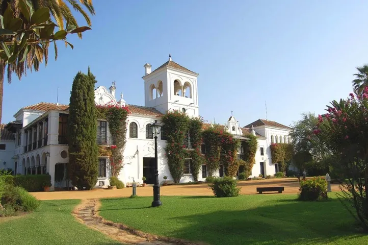 Hotel para 2 personas, con vistas además de piscina y jardín - 1