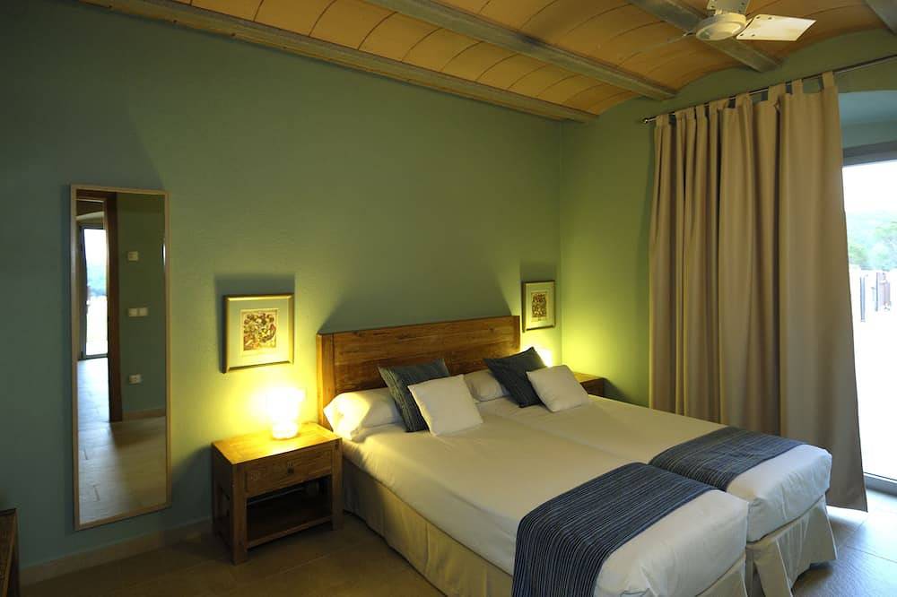 Excepcional casa rural aislada en paraje idílico ideal para familias y grupos in Vilavenut, Fontcuberta