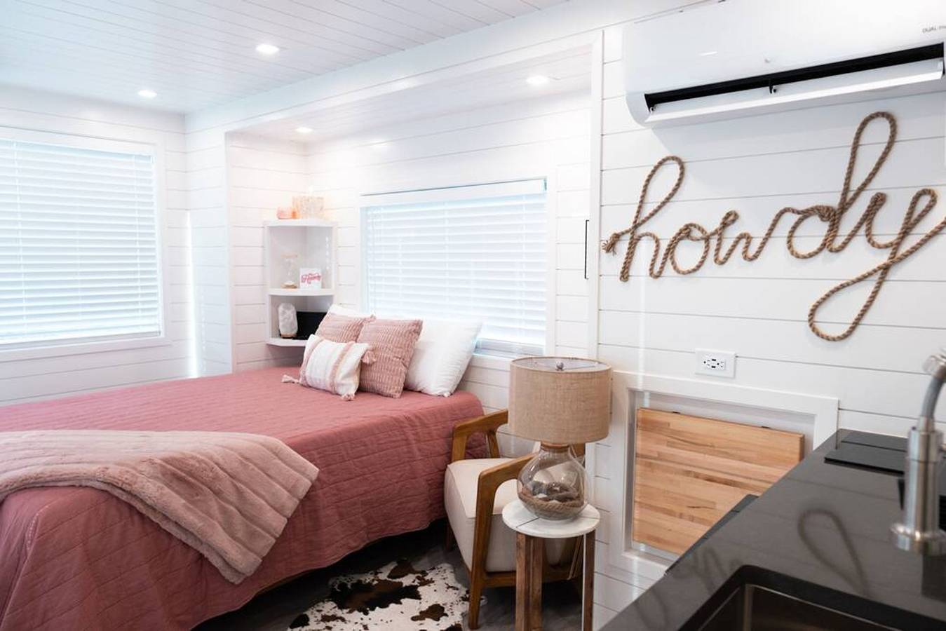 New  Cowgirl Shipping Container Home in Condado de Brewster