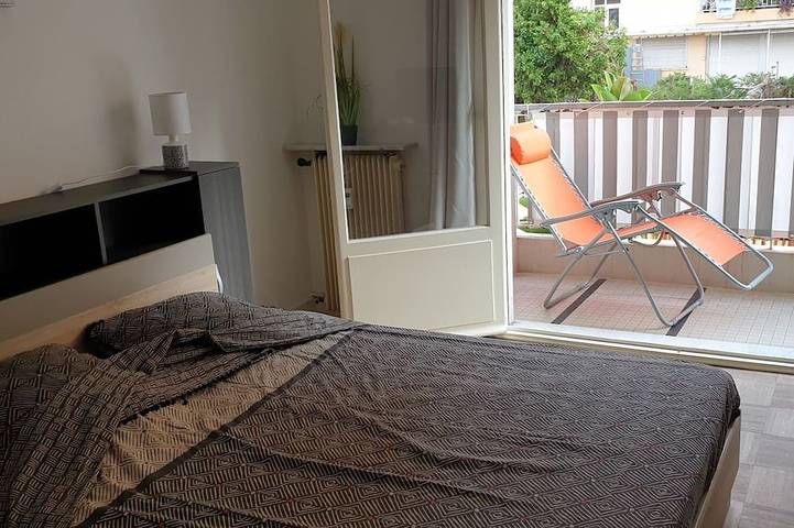 Ganze Wohnung, Schöne 3 Stücke in Luxusresidenz 50 Meter vom Meer entfernt in Menton, Mittelmeerküste (Frankreich)