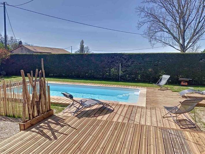 Location de vacances pour 15 personnes, avec jardin et piscine, adapté aux familles à Pugnac - 4