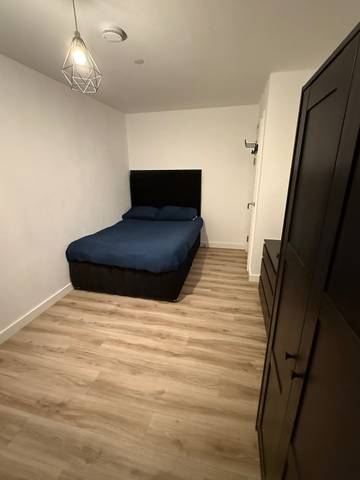 Holiday Letting for 2 People in Luton, Chiltern Hills, Photo 1