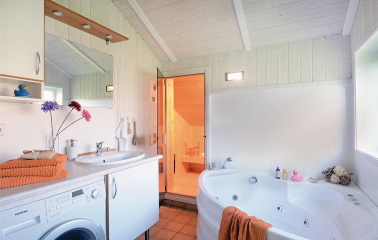 Ferienhaus für 6 Personen, mit Terrasse und Sauna sowie Whirlpool in Marne-Nordsee - 4