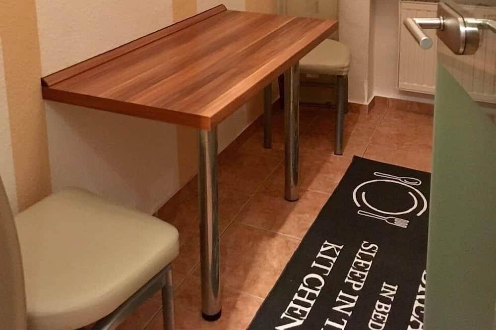 Ganze Wohnung, Villa Linde - Hochwertig ausgestatte 2. Raum Wohnung direkt im Zentrum in Bernburg, Region Salzlandkreis
