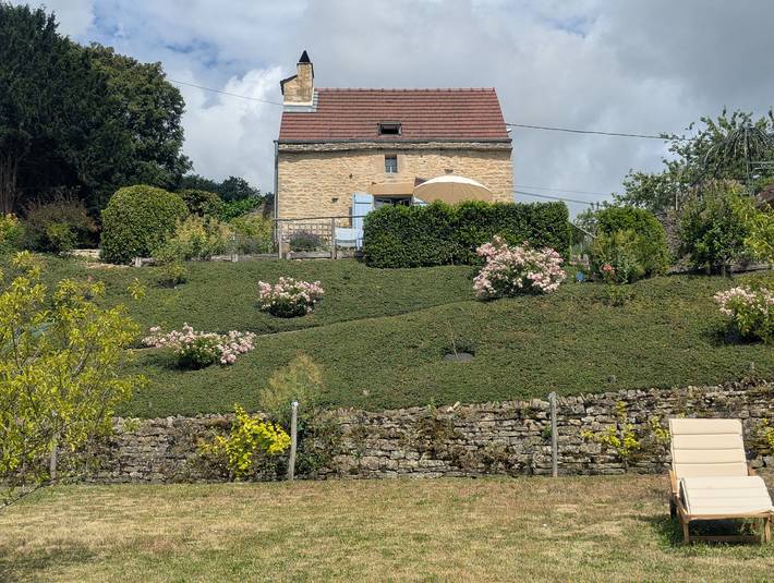 Location de vacances pour 2 personnes, avec terrasse ainsi que jardin et vue dans Haute-Marne - 2