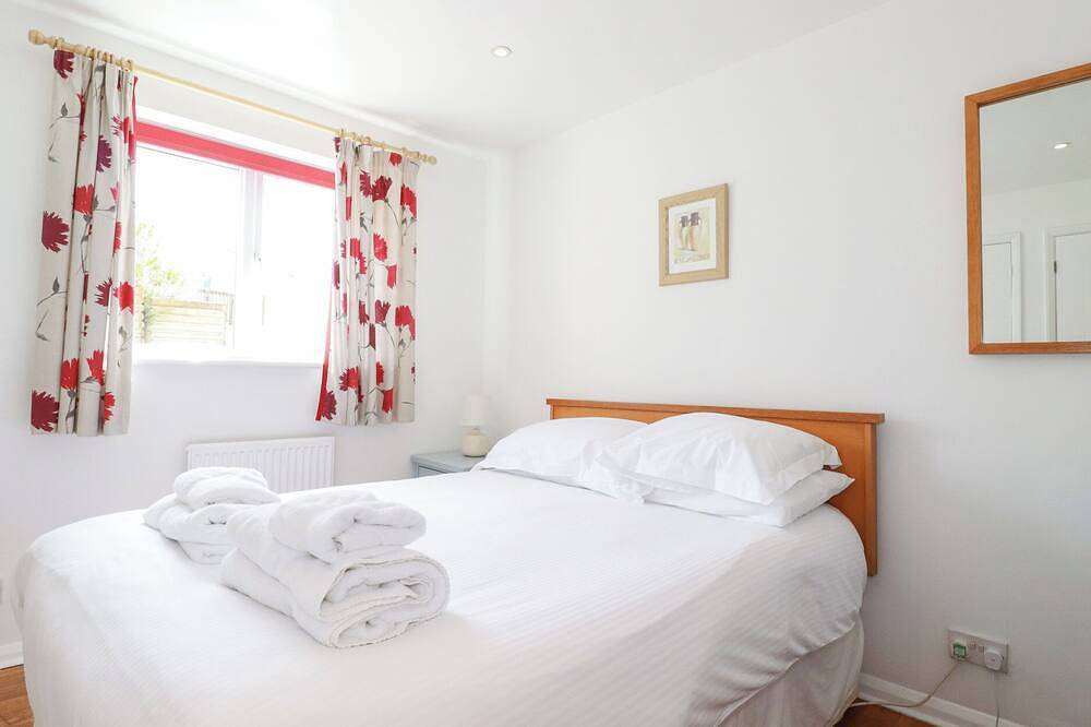The Beach House, family friendly, country holiday cottage in Porth in Porth, Newquay