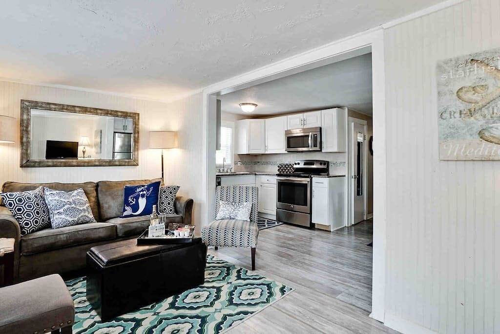 Schritte zum atemberaubenden Beach-3Br Designer Beach Cottage Juwel! in Englewood Beach, Manasota Key