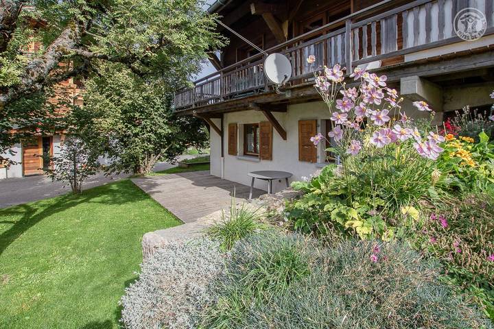 Gîte pour 4 personnes, avec jardin à Crest-Voland - 2