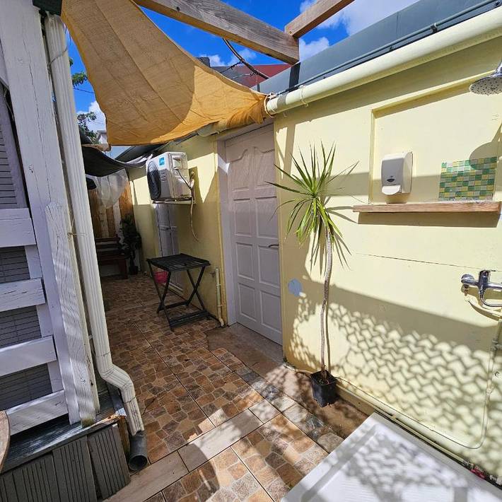 Gîte pour 4 personnes, avec jacuzzi et terrasse à Saint-Esprit (homonymie) - 4