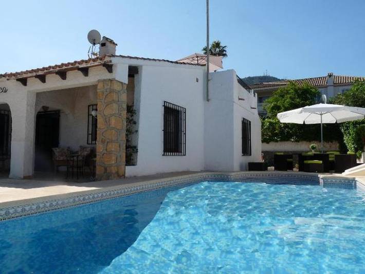 Chalet para 6 personas, con jardín y piscina en Marina Baja - 2