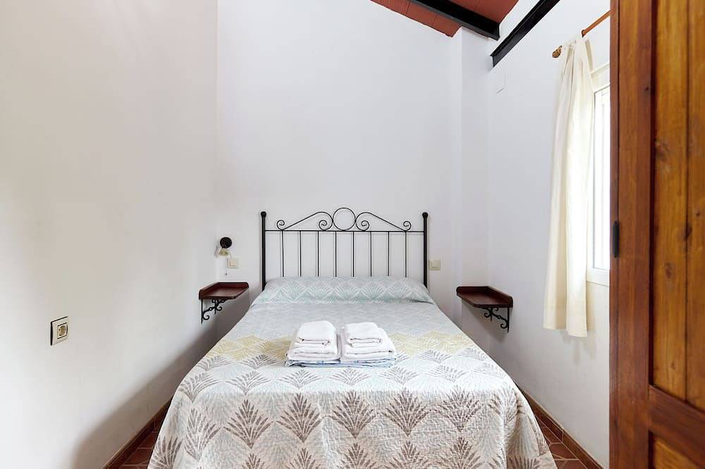 Country House 'Cortijo De Las Flores 2' with Shared Pool, Shared Terrace and Shared Garden in La Iruela, Jaén Province