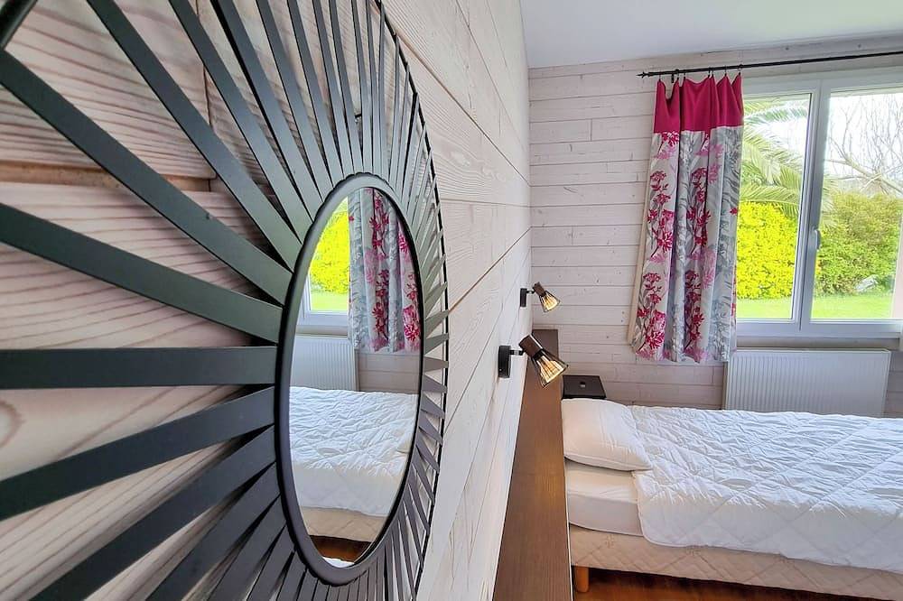 Maison lumineuse 3/4 personnes à 100m de la mer avec piscine in Guissény, Région de Brest