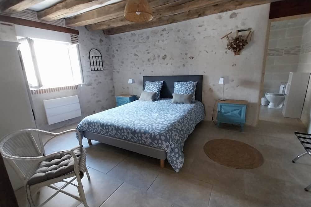 Holiday Home 'Gîte La Petite Maison' with Wi-Fi in Huisseau-sur-Cosson, Blois region