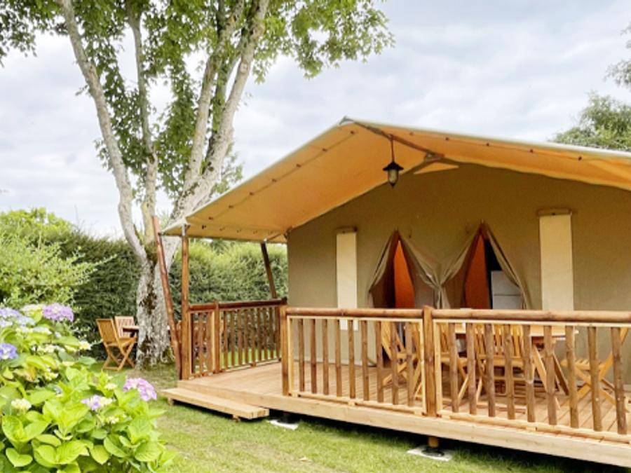 Camping Les Madières - Tente en toile et en bois 4 personnes - Lodge 2 chambres/ Sans sanitaires in Pordic, Côte de Goëlo