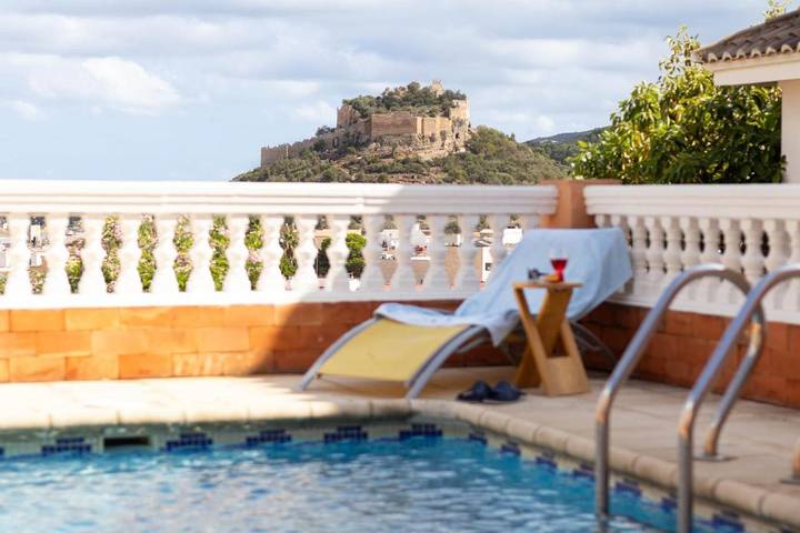 Alojamiento y desayuno para 2 personas, con vistas además de jardín y piscina, Se admiten mascotas en Provincia de Valencia