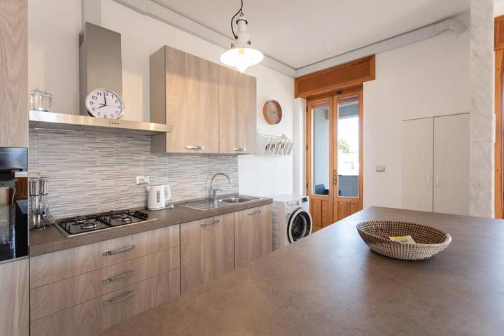 Location de vacances pour 10 personnes, avec balcon à Ugento - 2