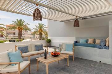 Gîte pour 5 personnes, avec piscine ainsi que vue et terrasse dans Ierápetra