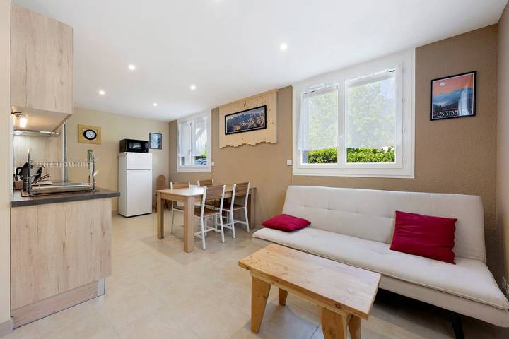Gîte pour 4 personnes, avec jardin, adapté aux familles à Saint-Martin-sur-la-Chambre