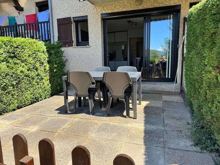 Gîte pour 4 personnes, avec terrasse et vue, adapté aux familles à Saint-Sauveur - 2