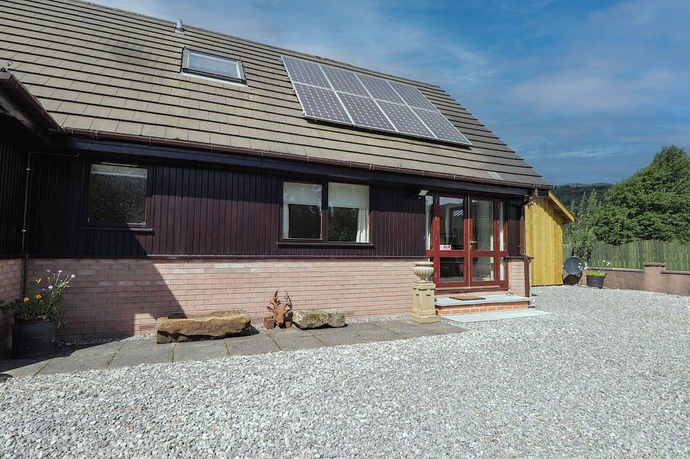 Park House Cannich Holiday Retreat, pet friendly in Cannich in Highlands