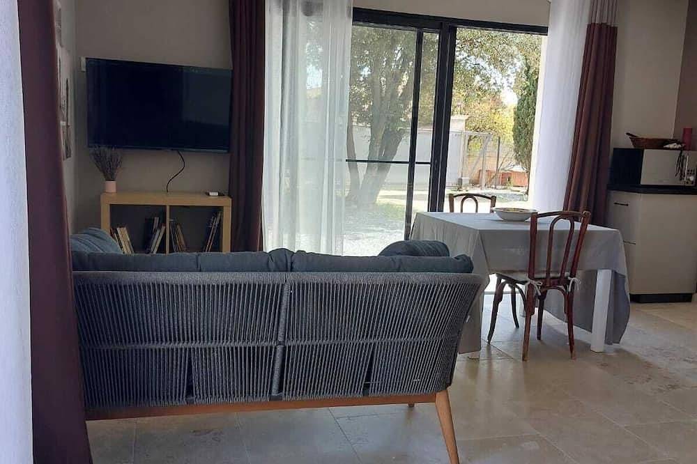 Ganze Wohnung, Location au Cœur des Alpilles, Appartement Pour 2 Personnes Avec Terrasse Privée in Aureille, Arles und Umgebung