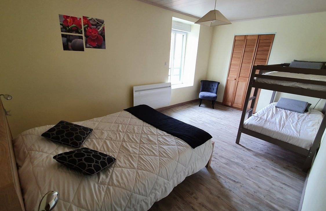 Maison Tournesol - Les Logis la Fontaine in Saint-Malô-du-Bois, Région de La Roche-sur-Yon